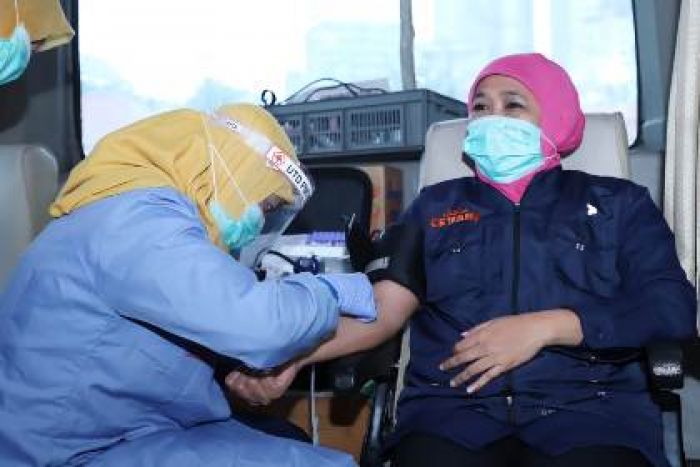 ​Stok Darah PMI Turun, Gubernur Khofifah dan Pejabat Pemrov Donor Darah