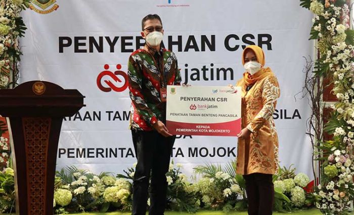 Bank Jatim Serahkan CSR untuk Pemerintah Kota Mojokerto