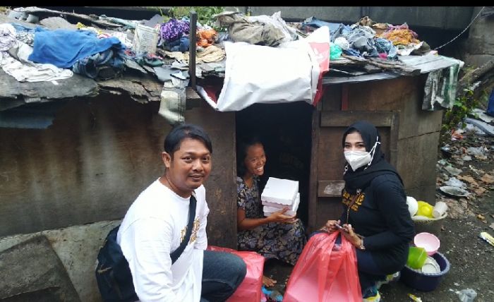 ​Kampung 1001 Malam, Hunian yang Terbelah Sungai Kolong Tol, Terima Nasi Kotak dari Ikapete