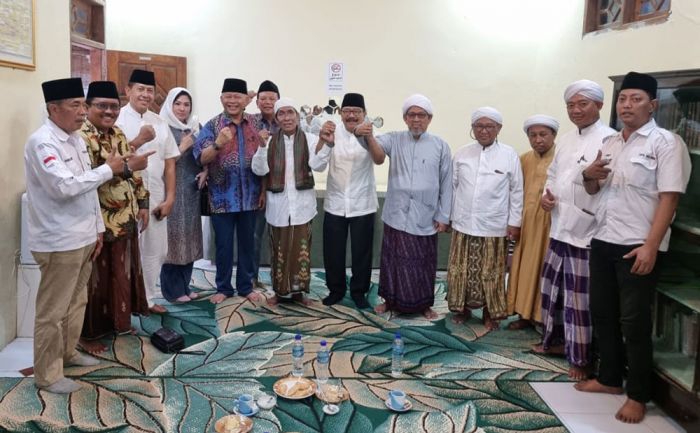 Minta Restu dan Doa, Relawan Prabowo-Gibran Sowan ke Ponpes Al-Mubarok Sampang