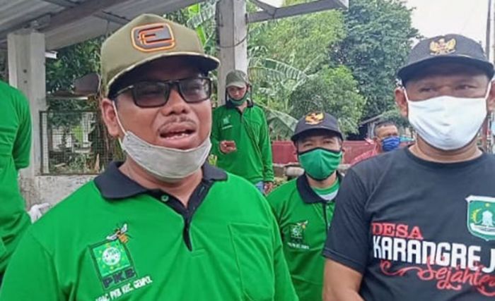 Bagikan Sembako untuk Korban Banjir di Karangrejo, Samsul Hidayat: Jangan Buang Sampah Sembarangan