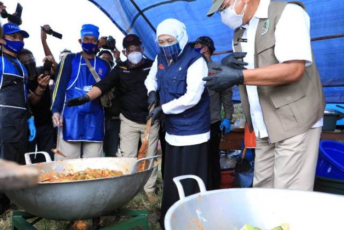 Santri Blokagung Senang Dikunjungi Gubernur, Khofifah: Orang Terpapar Covid-19 Bukan Aib