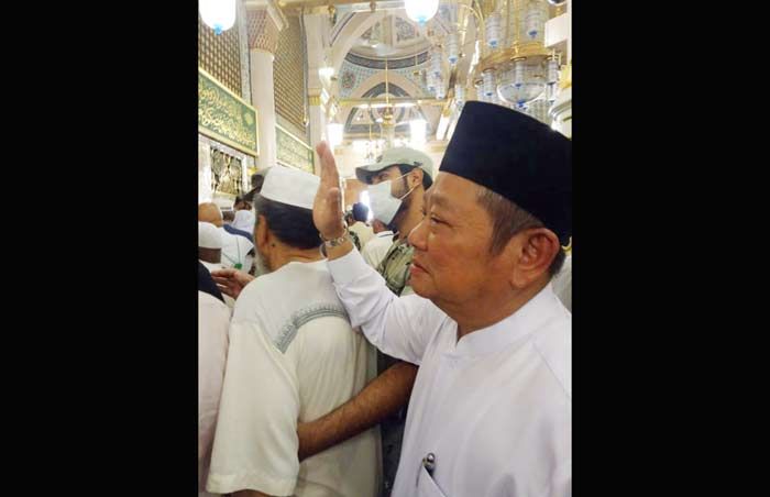 ​Dari Makam Rasulullah SAW, Bupati Saiful Doakan Sidoarjo Aman 