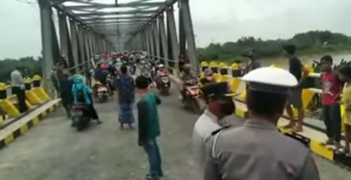 Perbaikan Selesai, Jembatan Glendeng Penghubung Tuban-Bojonegoro dapat Dilalui Roda Dua