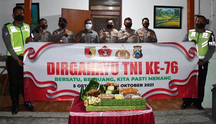 HUT TNI ke-76, Danrem 081/DSJ dapat Kejutan dari 2 Kapolres