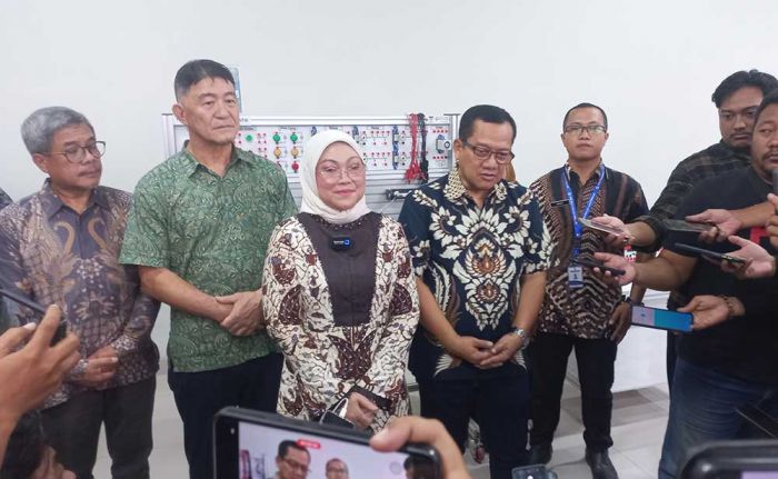 Menaker Ida Fauziah Hadiri Soft Launching SMK Asy-Syarif Mitra Industri Mojokerto