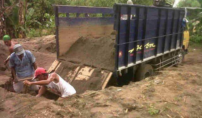 Pengelolaan Pasir Silika di dekat Pemukiman Terus Disorot, Pemkab Tuban Diminta Tak Mudah Beri Ijin 