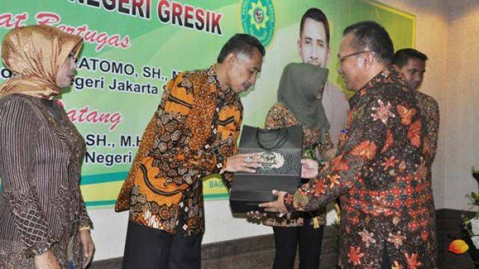 PN Gresik Ganti Ketua