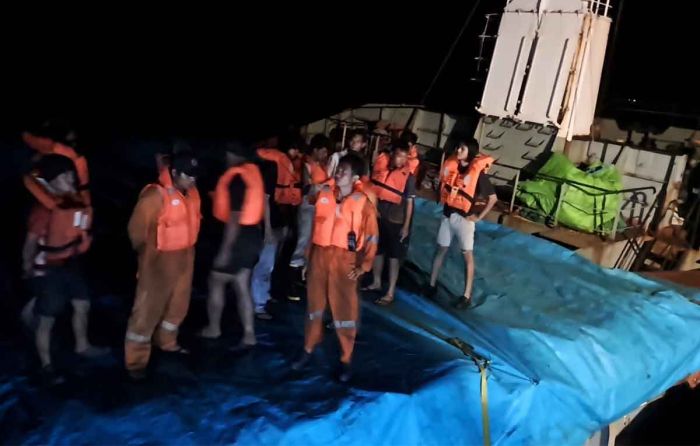 Langkah SIG Evakuasi Kebakaran Kapal Bermuatan Jagung di Area Pelabuhan Tersus Tuban