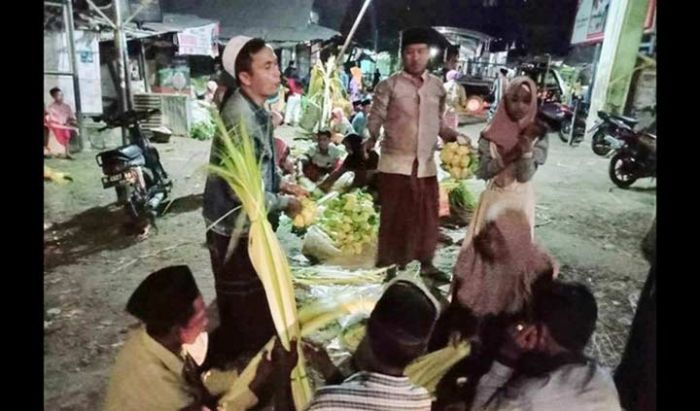 ​Jelang Lebaran Ketupat, Penjual Cangkang dan Janur di Pamekasan Dibanjiri Pembeli