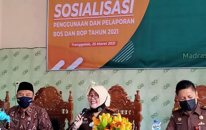 Cegah Penyimpangan Dana BOS, Kejari-Kemenag Trenggalek Gelar Sosialisasi di MAN 1