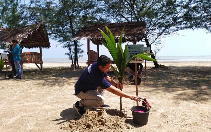 BRI Tuban Salurkan Ribuan Pohon Produktif di 22 Desa