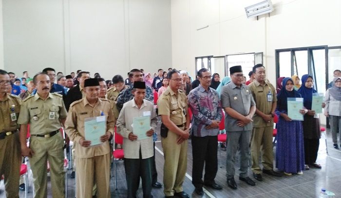 Wawali Malang Serahkan 185 Sertifikat PTSL ke Warga Lesanpuro