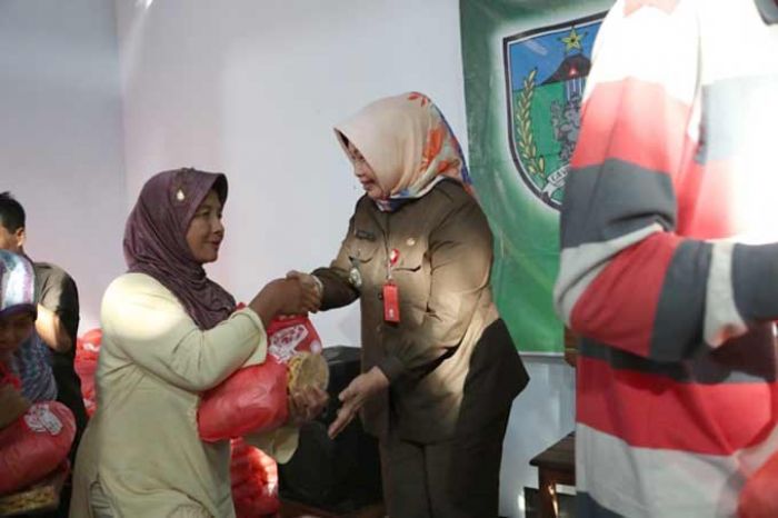 Selama Ramadan, Pemkab Kedri Salurkan 500 Paket Sembako di 12 Titik