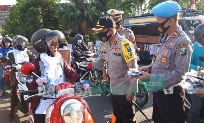 Putus Rantai Penyebaran Covid-19, Polres Kediri Kota Bagi 85.000 Masker