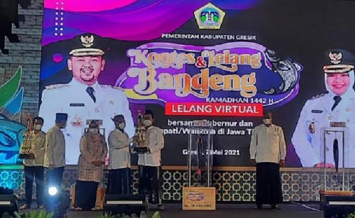 Wali Kota Surabaya Eri Cahyadi Memenangi Lelang Bandeng Gresik