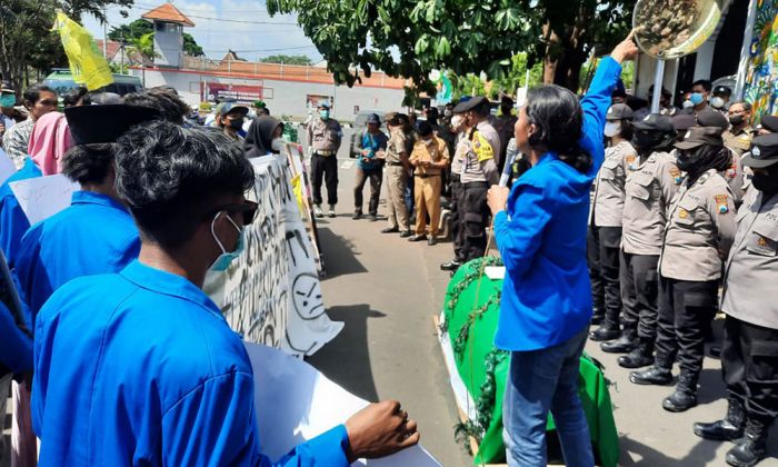 Evaluasi Kinerja Lindra-Riyadi Jilid II, Puluhan Mahasiswa Tuban Kembali Gagal Temui Bupati