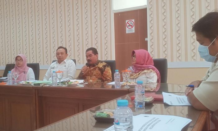 Di Forum Konsultasi Publik, DPMPTSP Gresik Minta Support Stakeholder untuk Realisasikan PAD Rp185 M