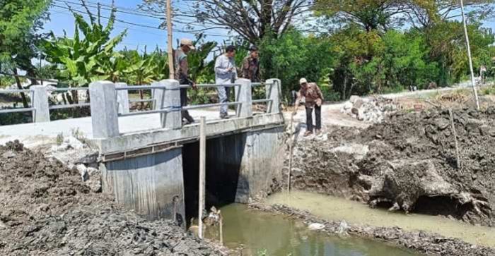 Petani Sekargadung Lega, Pemdes Bangunkan Dam untuk Pengairan Sawah