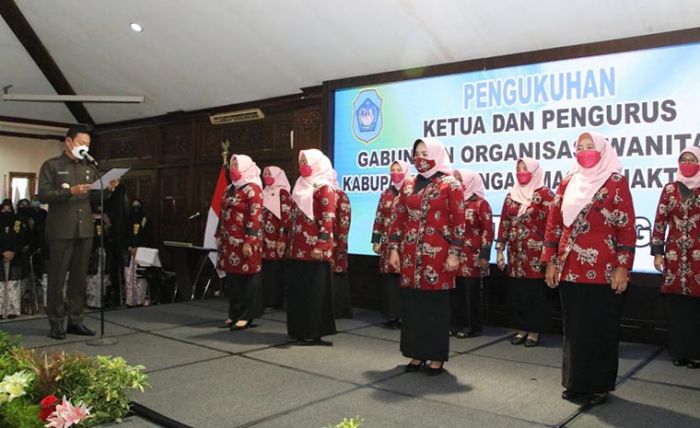 Sempat Vakum, Yuhronur Lantik Pengurus GOW Lamongan Demi Wujudkan Pembangunan Berbasis Gender