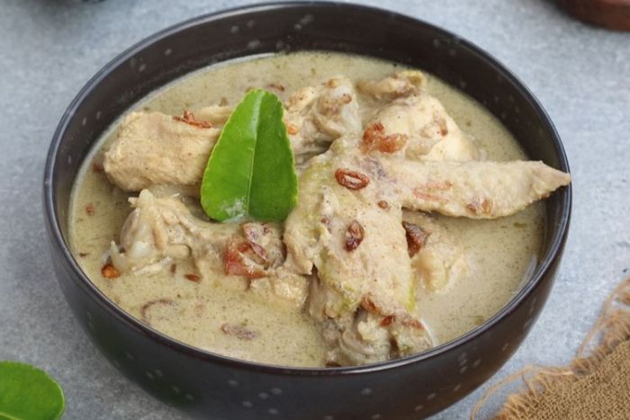 Resep Opor Ayam Spesial untuk Lebaran