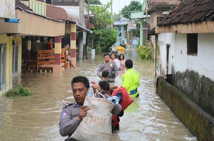 Air Luapan Bengawan Solo Berangsur Surut, Pengungsi Kembali ke Rumah 