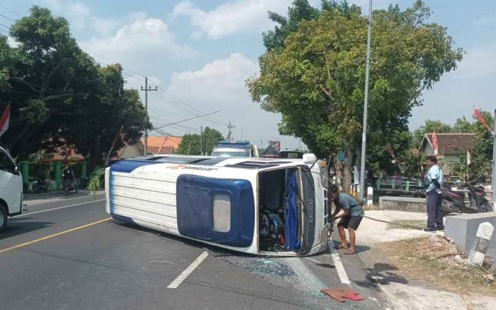 Mobil Rombongan Pesilat Terguling di Jombang, Belasan Orang Terluka