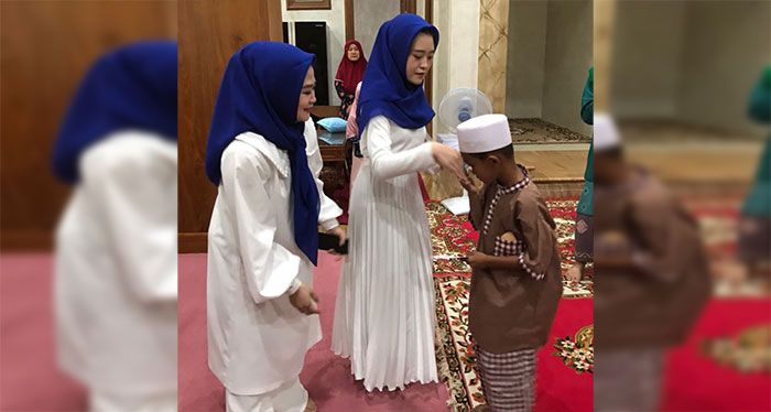 Sambut Hari Raya Idulfitri 1443 H, Amelia Anwar Berbagi Berkah untuk Anak Yatim dan Dhuafa