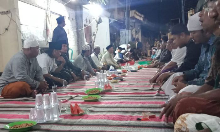 Malam 10 Muharam, Hisan Surabaya Doa Bersama dan Santuni Anak Yatim