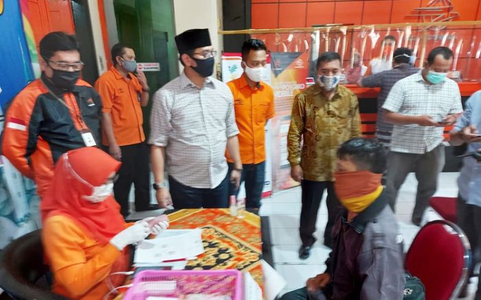 Plt. Wali Kota Pasuruan Pantau Penyaluran BST Dampak Covid-19 dari Kemensos