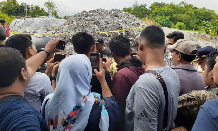 Komisi IV DPR RI Kunjungan ke Lokasi Limbah Sisa Plastik di Desa Bangon