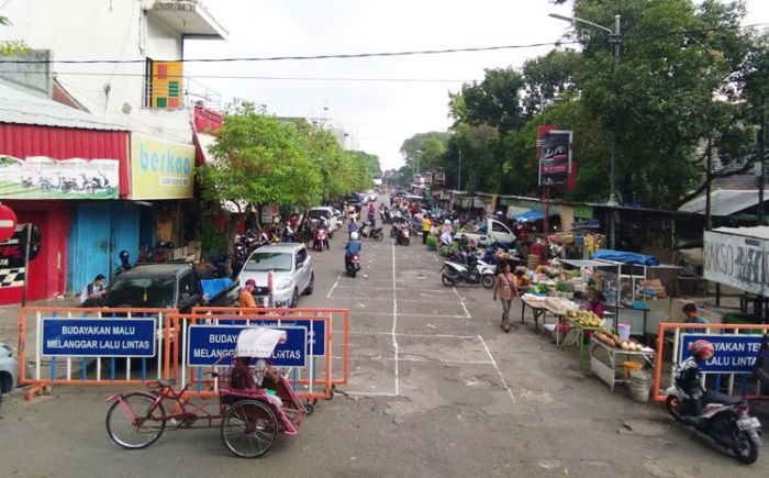 Cegah Covid-19, Pedagang Pasar Bojonegoro Wajib punya KIP