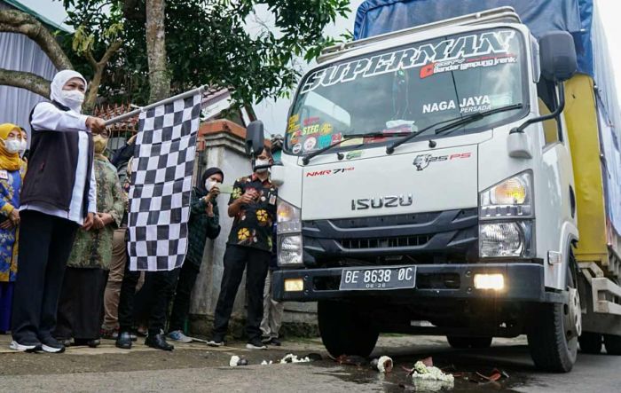 Lepas Ekspor Kopi Perdana ke Mesir, Gubernur Khofifah Sebut Communal Branding Jadi Solusi UMKM