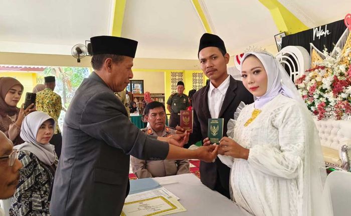 Meriahkan HUT ke-79 RI, 10 Pasang Pengantin di Tuban Gelar Nikah Massal