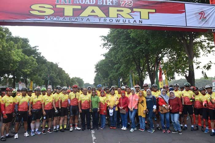 TNI Road Bike 72, Kasarmatim Gowes Bareng Surabaya - Mojokerto