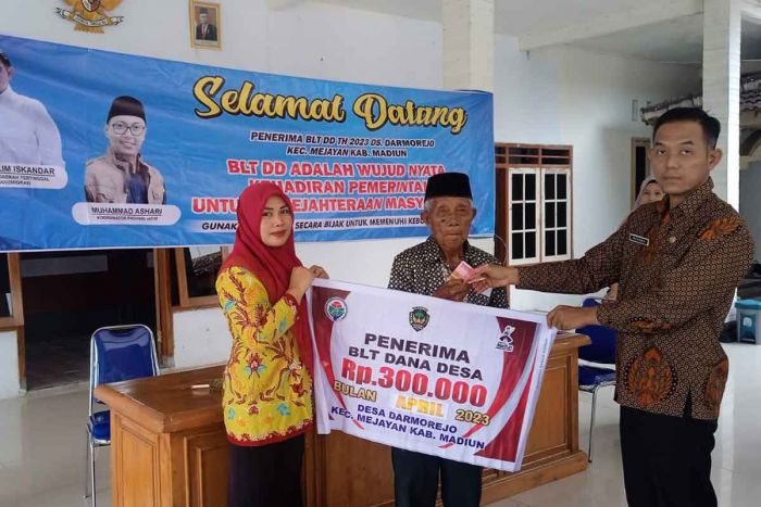 Desa Darmorejo Madiun Bagikan BLT DD untuk 43 KPM