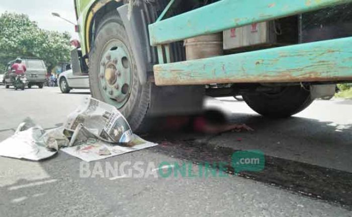 Kecelakaan di Jalan Cemara Blitar, Seorang Ibu Terlindas Truk Gandeng Saat Kejar Anak