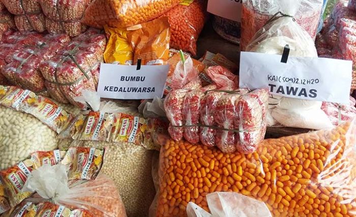 Polda Jatim Gerebek Pabrik Makanan Ringan di Sidoarjo, Temukan Tawas dan Bumbu Kadaluarsa