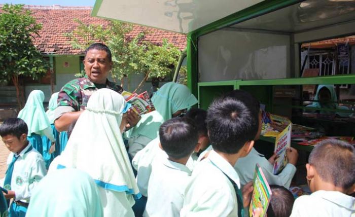 Pasca Banjir, Kodim 0802/Ponorogo Lakukan Terapi Trauma Healing Kepada Anak-anak