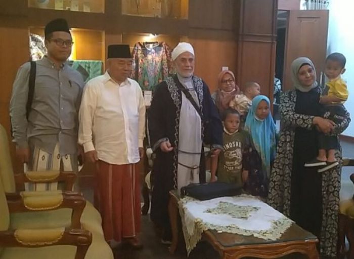 Diantar Kiai Asep dan Keluarga, Para Syaikh Al Azhar Pulang ke Mesir Lewat Ruang Singgah Presiden