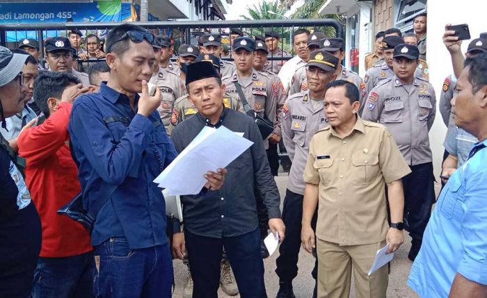 Tolak RUU Penyiaran, Jurnalis Lamongan Turun Jalan