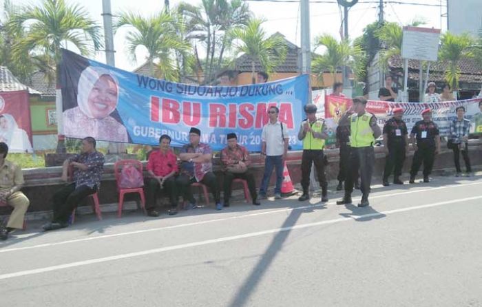 Spanduk Dukungan untuk Risma agar Maju Pilgub Jatim Bertebaran di Kota Blitar