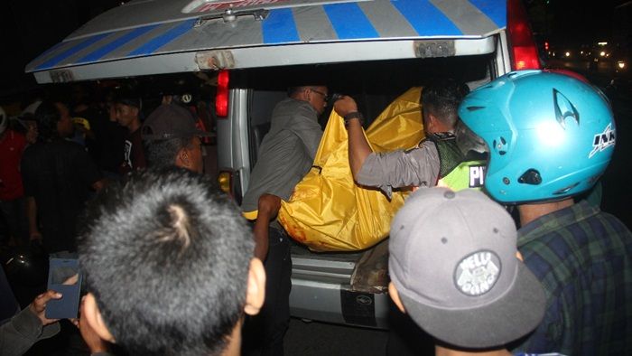 Hantam Badan Truk Gandeng, Pelajar Sidoarjo Tewas di Tempat