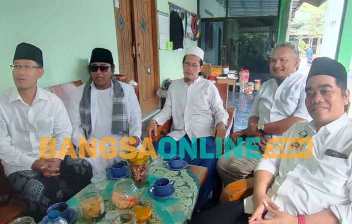 Maju Pilkada 2024, Ari Purnomo Adi Minta Restu ke Ketua PCNU Kabupaten Kediri