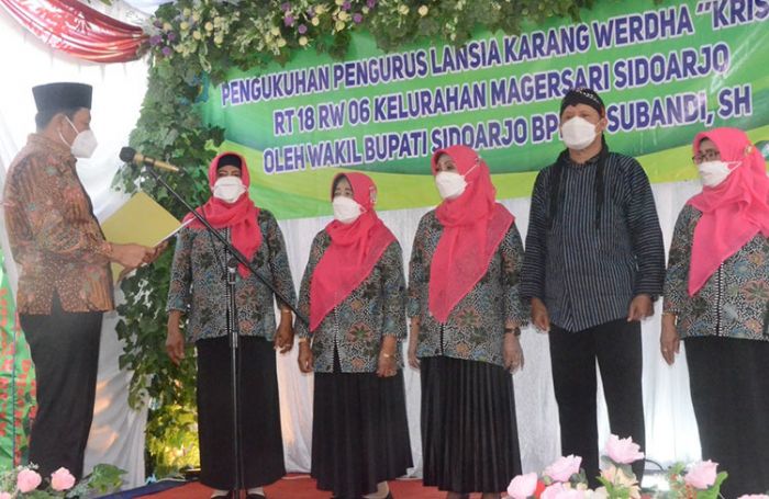 Kukuhkan Karang Werda Krisna, Wakil Bupati Sidoarjo Ajak Lansia Tetap Berkarya