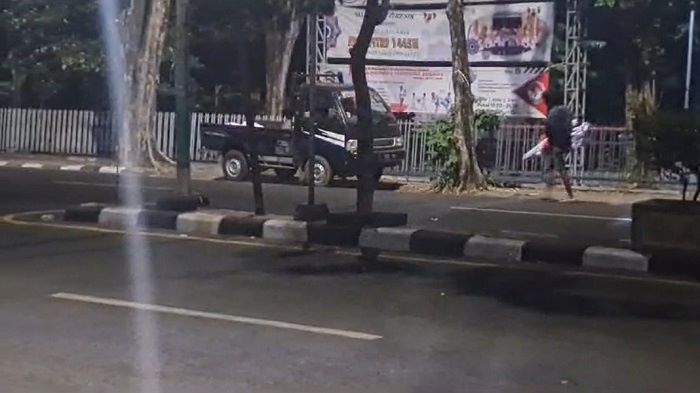 Viral, Beredar Video Dugaan Pencurian Spanduk Bacabup Gresik Alif dan Syahrul