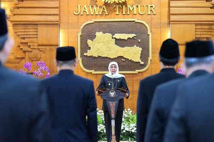 Lantik 11 Pejabat Eselon II dan Kepala Brida, Khofifah Minta Jalankan 