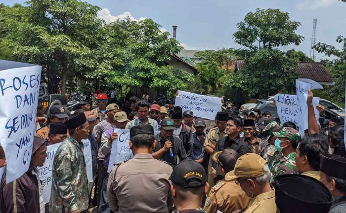 P2KD Morombuh Bangkalan Diduga Tak Netral, Warga Gelar Demo