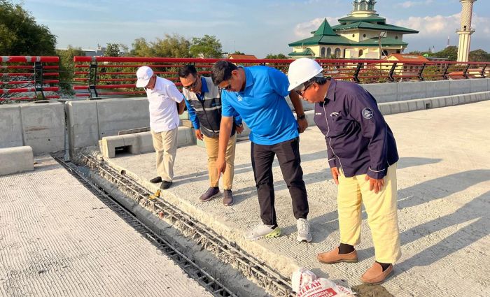 Wali Kota Kediri Periksa Kesiapan dan Keamanan Jembatan Alun-Alun Bandar