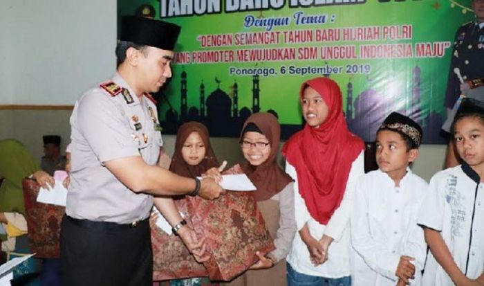 Kapolres Ponorogo Santuni 200 Anak Yatim 